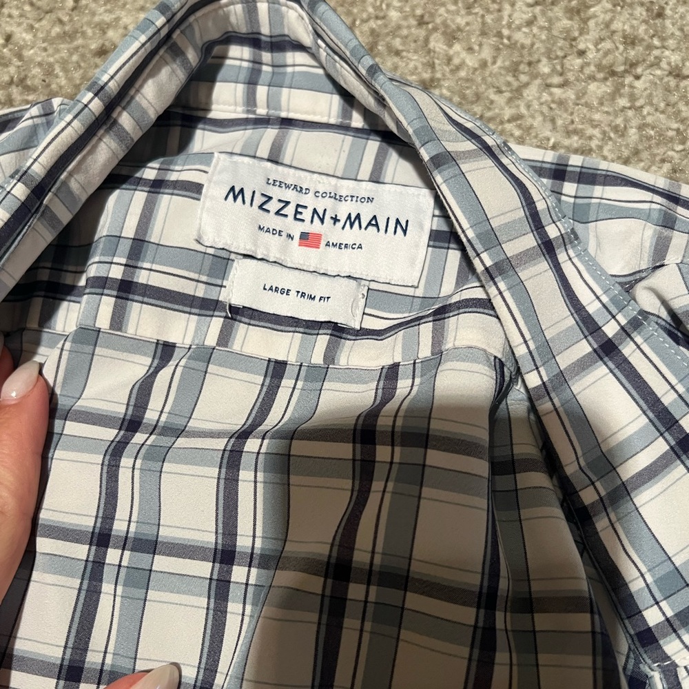 Mizzen and Main long sleeve button up shirt large trim fit